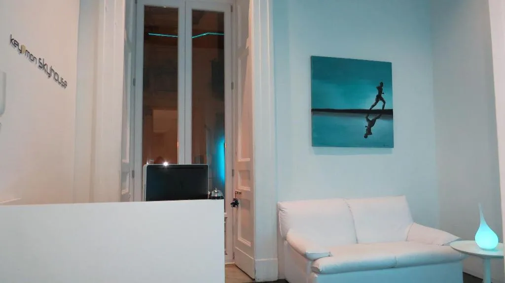 Lobby, Skyhouse Chiatamone, Naples