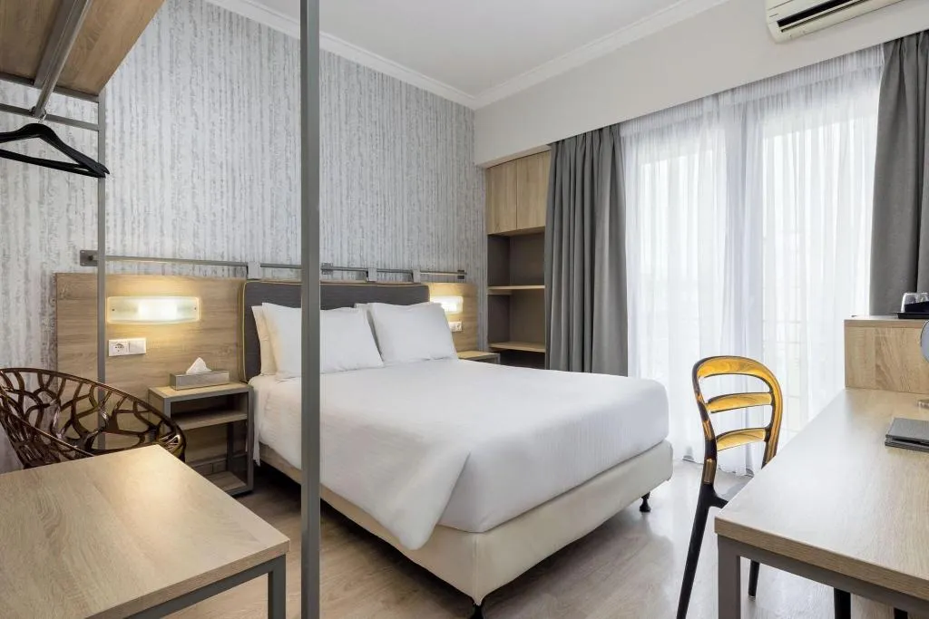 DOUBLE STANDARD Room, Pan, Athens