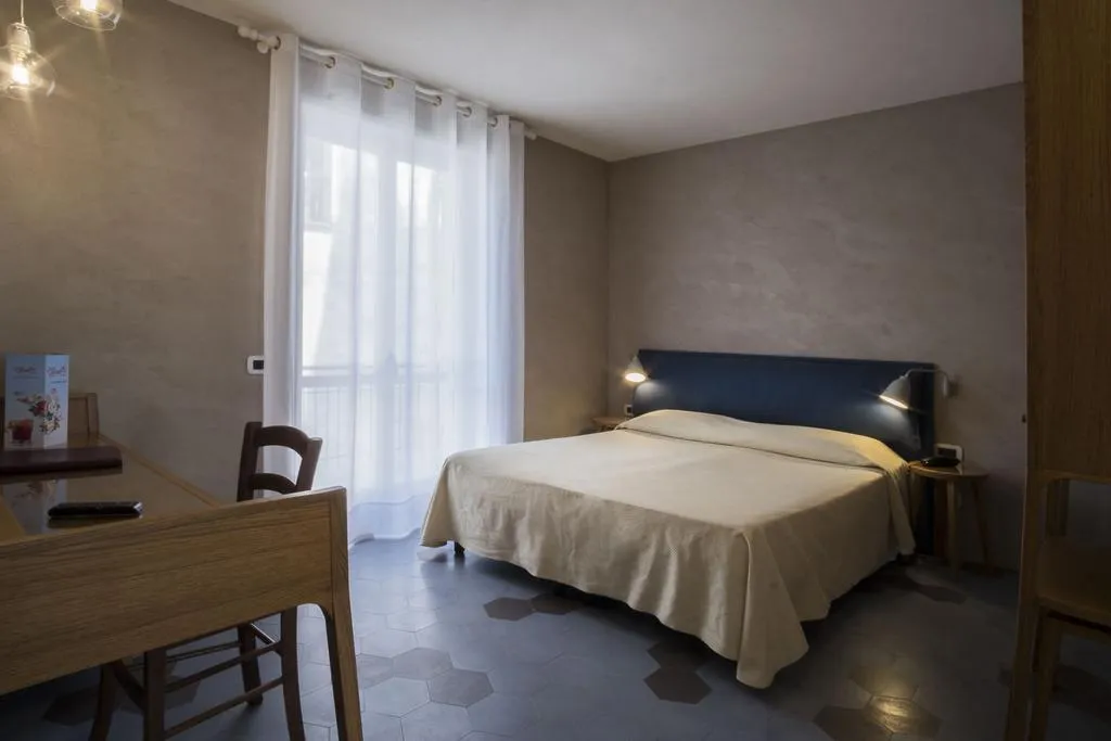 QUADRUPLE STANDARD Room, Il Roseto Resort, Naples
