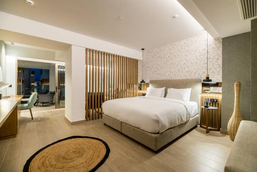 SUITE WITH JACUZZI Room, AKASHA Beach Hotel and Spa, Crete