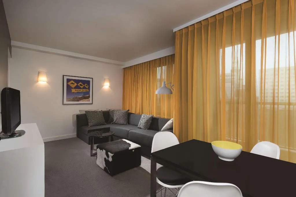 Room, Adina Apartment Hotel Berlin Hackescher Markt, Berlin