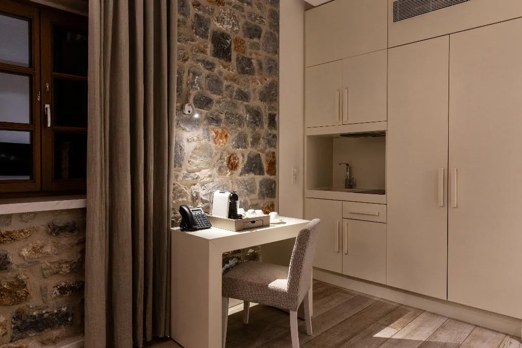 SUITE OCEAN VIEW ONE BEDROOM Room, 100 Rizes Seaside Resort, Athens