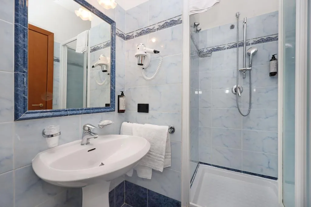 Double or Twin STANDARD Room, Rimini Hotel, Rome
