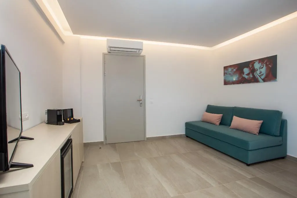 SUITE DELUXE WITH JACUZZI Room, Hollywood Inn, Rhodes