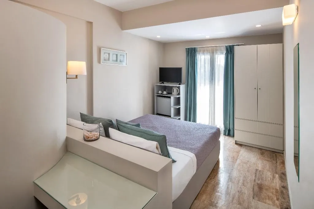 Double or Twin STANDARD Room, Fomithea, Santorini