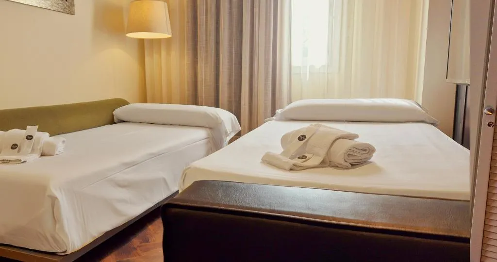 FAMILY ROOM STANDARD Room, Hotel Vertice Sevilla Aljarafe, Seville