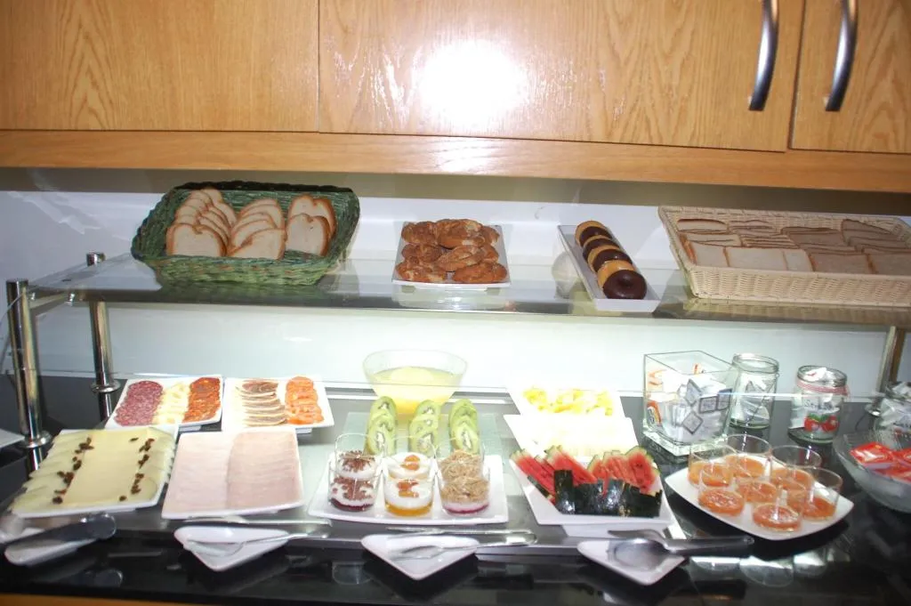 Restaurant, Eco Alcala Suites, Madrid