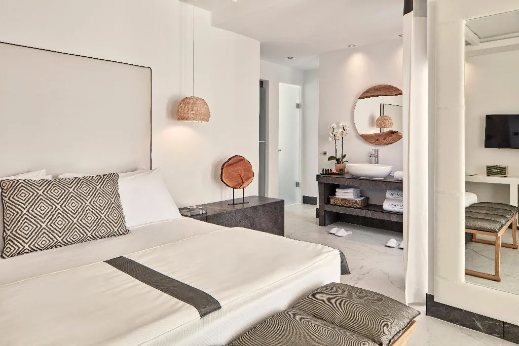 SUITE SEA VIEW WITH PRIVATE POOL Room, Archipelagos Hotel, Mykonos