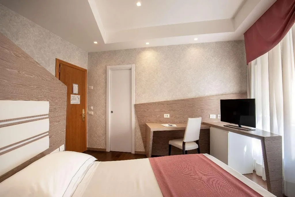Room, Diana Roof Garden, Rome
