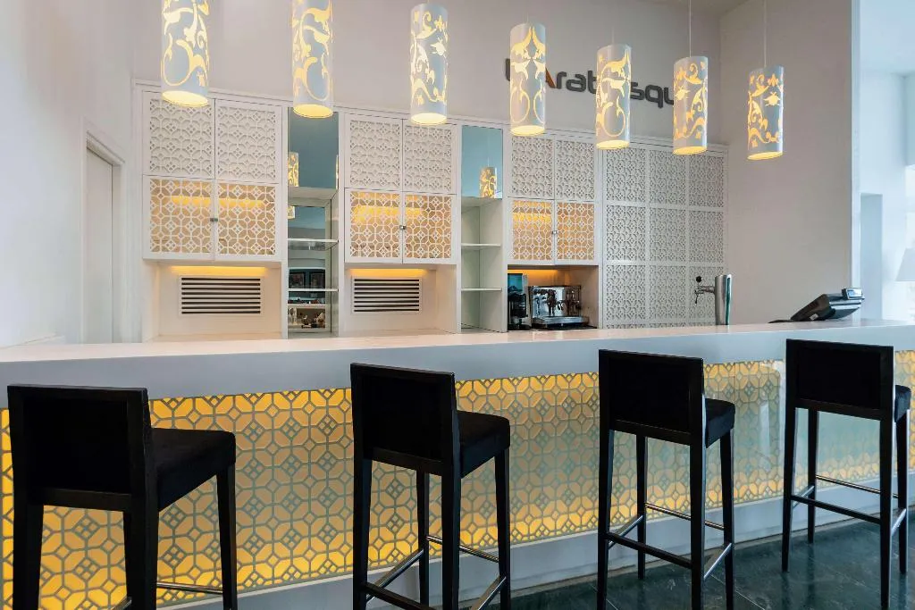 Bar, Radisson Blu Resort & Thalasso Hammamet, Tunisia