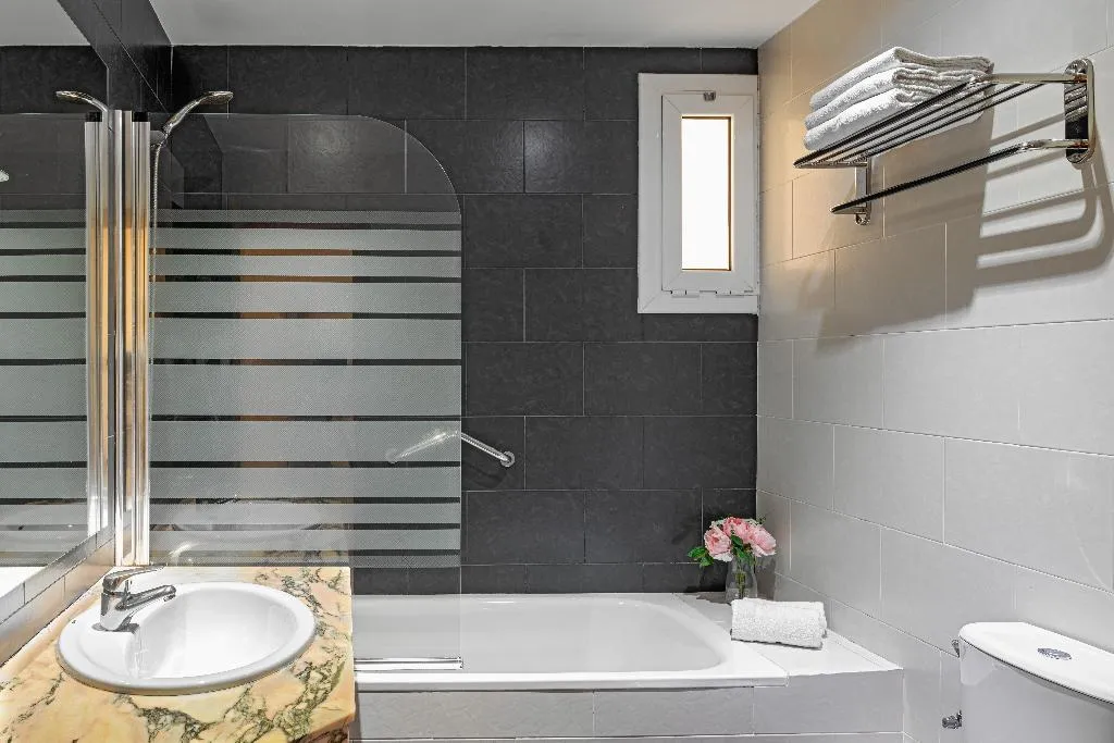 QUADRUPLE STANDARD Room, Catalunya, Barcelona