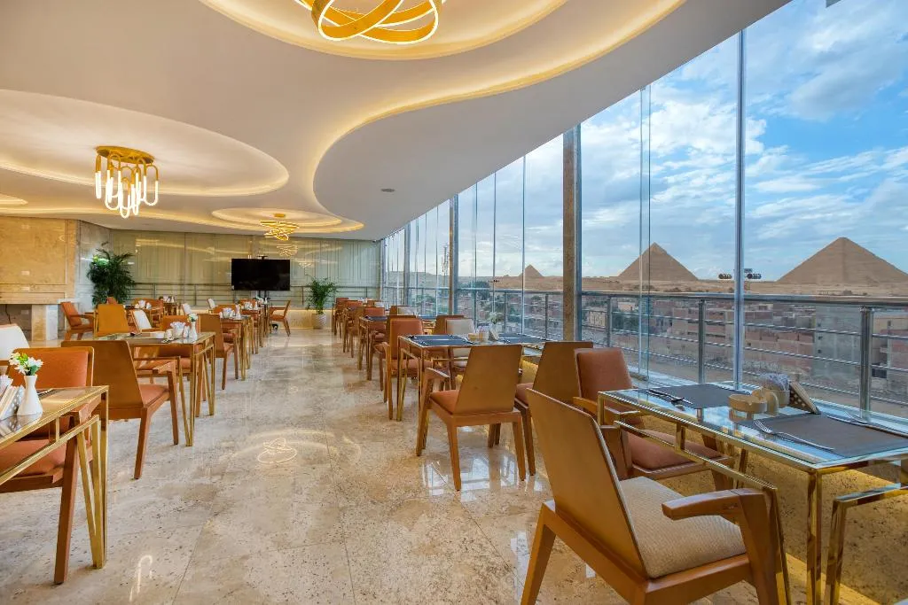 Restaurant, Pyramids Plateau Hotel, Cairo