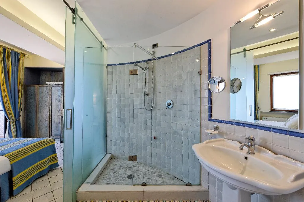 DOUBLE CLASSIC WITH TERRACE Room, Hotel Villa Poseidon, Naples