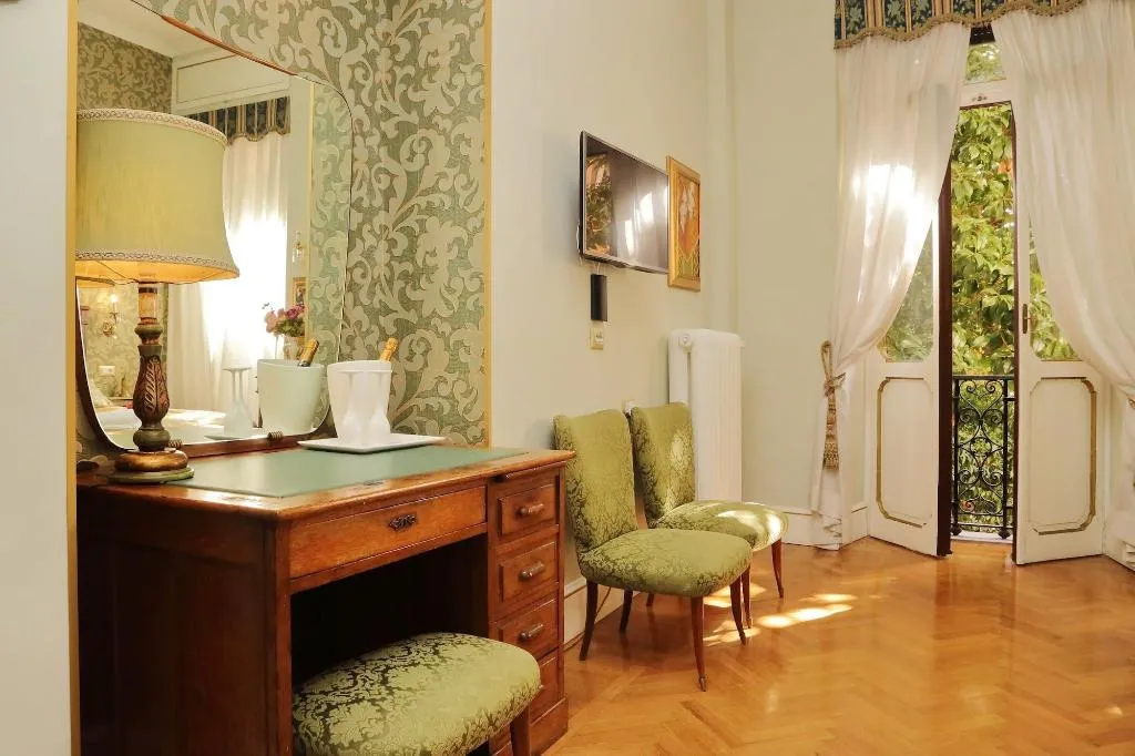 Room, Domus Monamì Luxury Suites, Rome