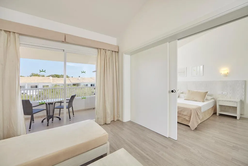 Room, Prinsotel la Caleta Apts., Menorca
