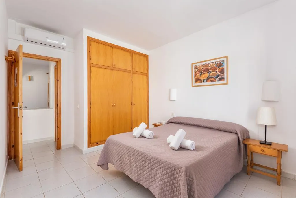 Room, Casas Menorquinas, Menorca