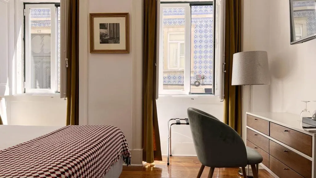 DOUBLE SUPERIOR QUEEN BED Room, Casa Do Jasmim By Shiadu, Lisbon