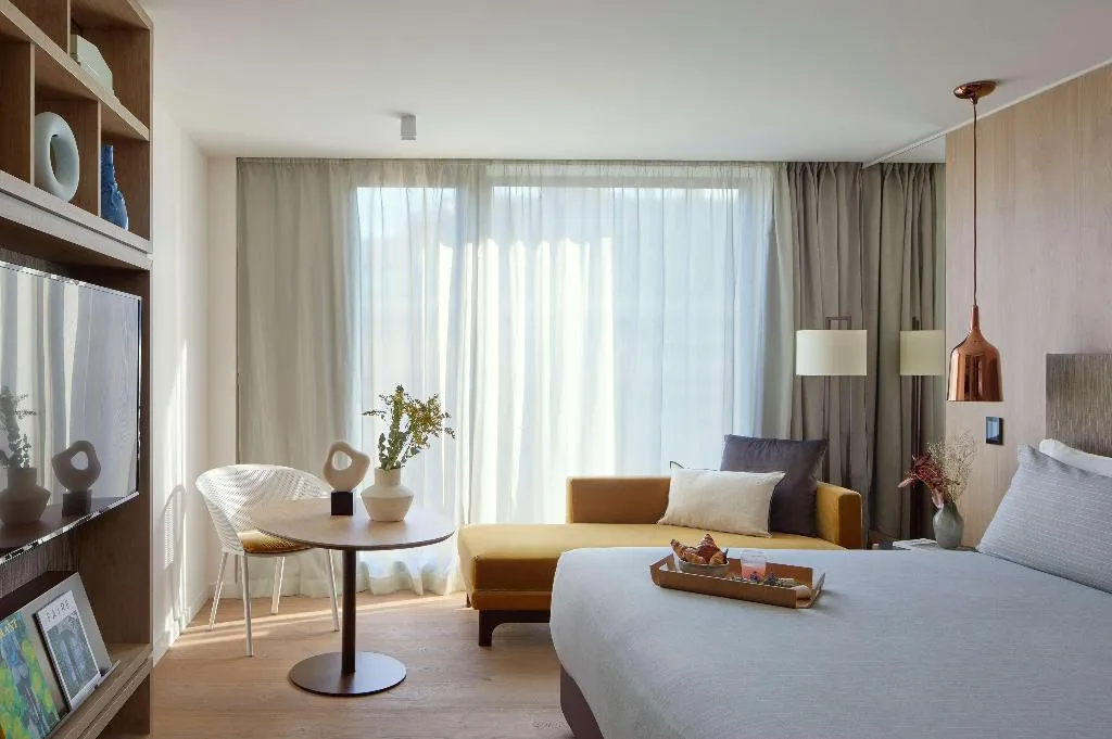 Room CONNECTING ROOM Room, ME Barcelona, Barcelona