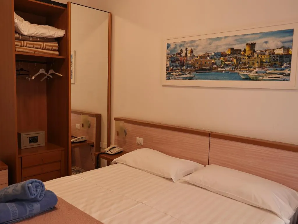 Double or Twin BASIC Room, Hotel Oriente - Beach & Spa, Naples
