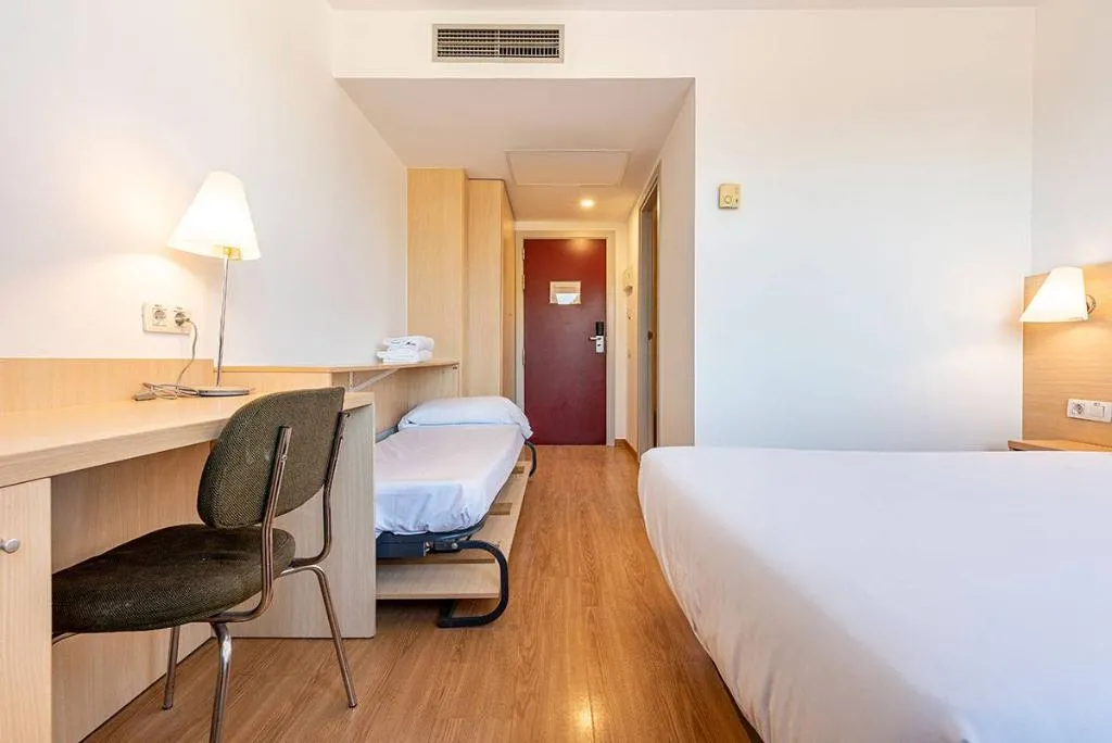 TRIPLE STANDARD Room, Basic Hotel, Barcelona