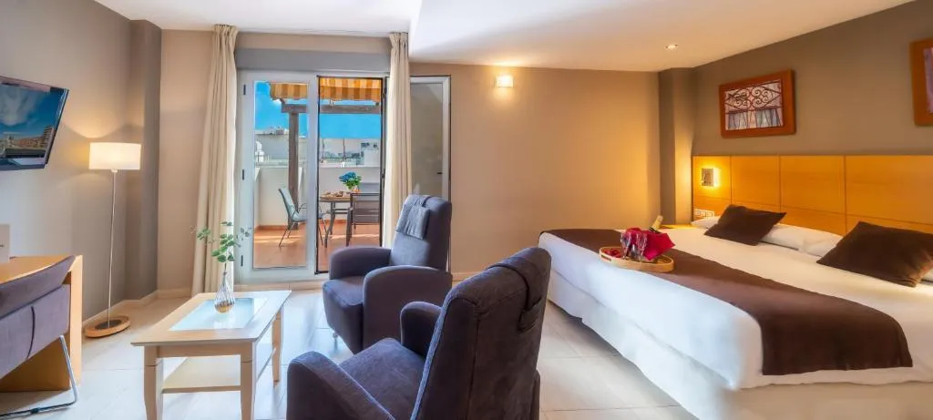 DOUBLE SUPERIOR WITH TERRACE Room, La City, Costa Blanca