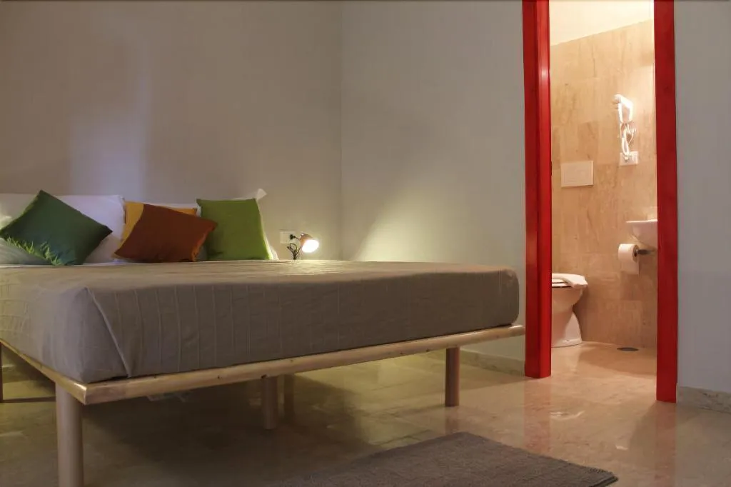 Room, Roma Art Rooms, Naples