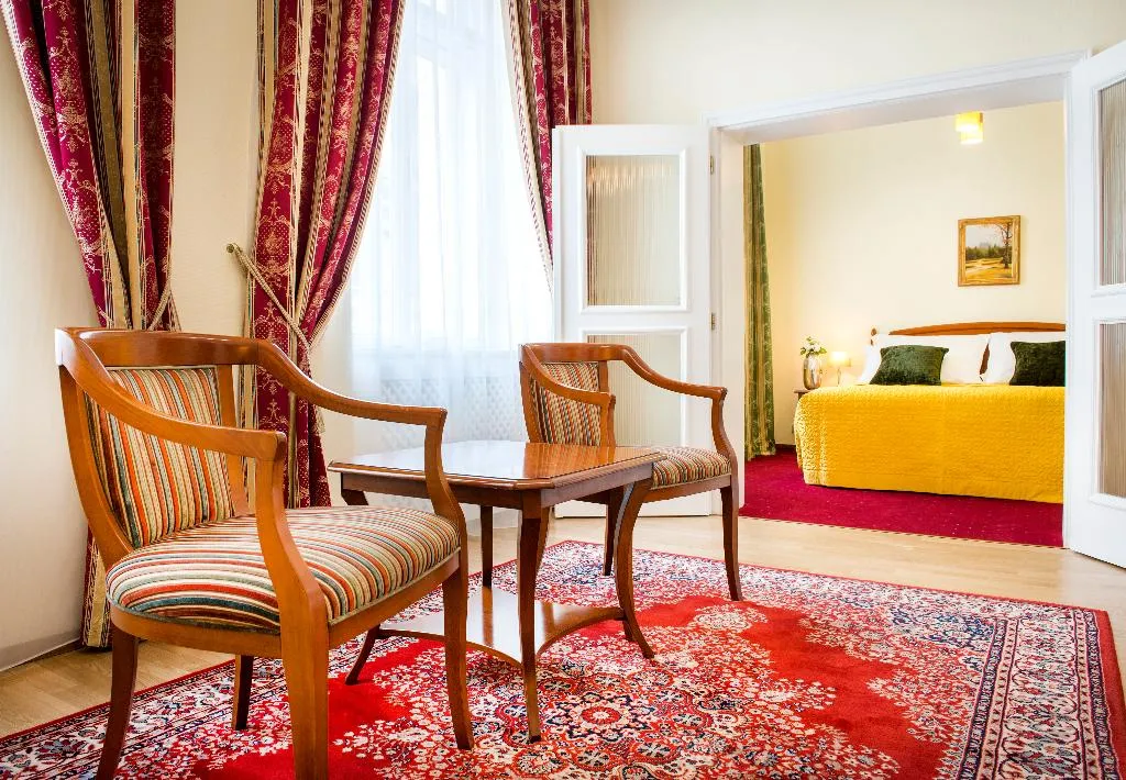 FAMILY ROOM CAPACITY 4 Room, Boutique Hotel Seven Days Prague, Prague