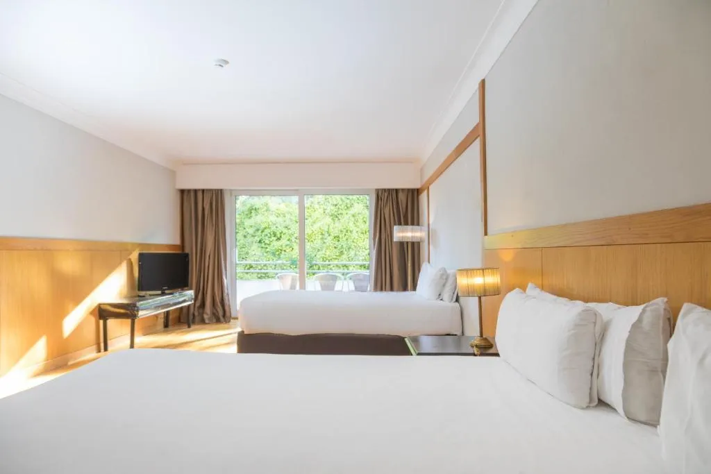 QUADRUPLE STANDARD Room, B&B HOTEL Sado Setúbal, Lisbon
