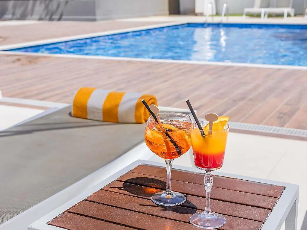 Pool, Novotel Lisboa, Lisbon