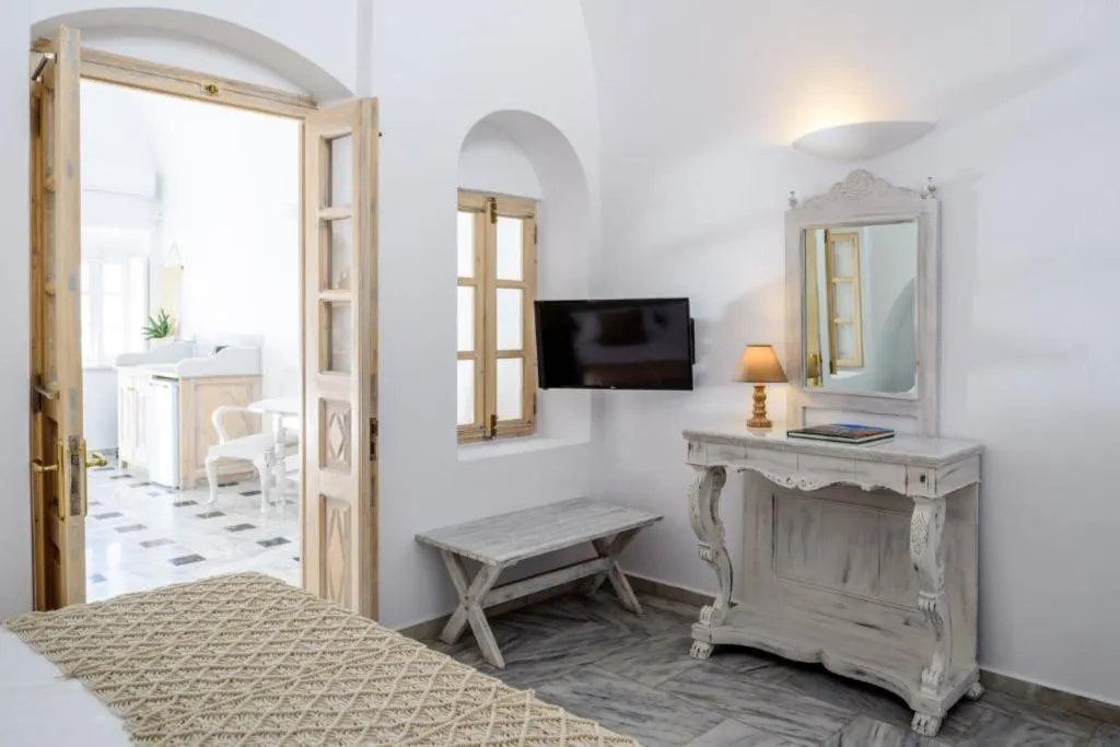 CAVE ONE BEDROOM ONE BATHROOM Room, Hotel Kallisto, Santorini