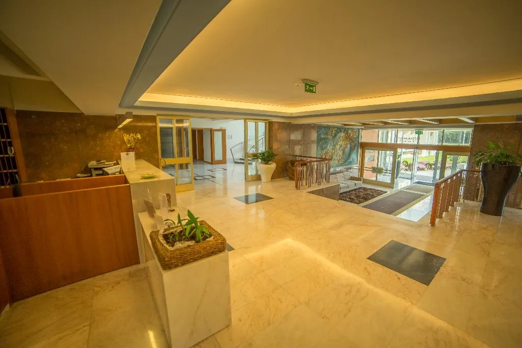Lobby, Joao Paulo II, Porto