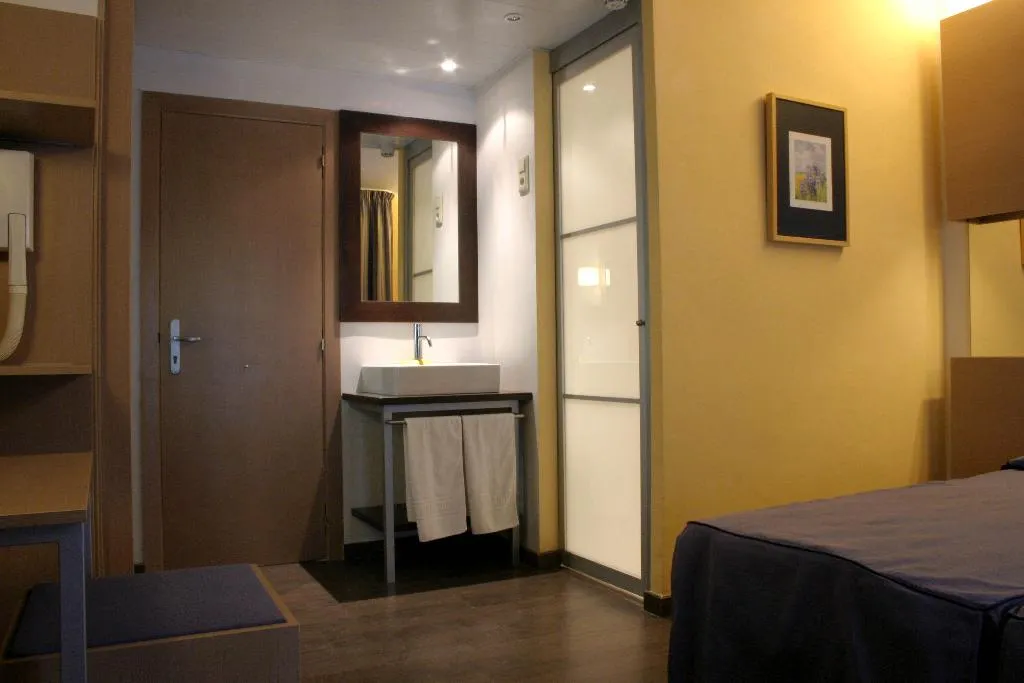 Double or Twin WITHOUT BALCONY Room, Villamarina Club (Apartments), Costa Dorada
