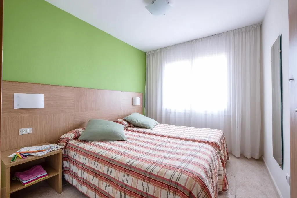 APARTMENT CAPACITY 2 TWO BEDROOMS Room, Apartamentos California, Costa Dorada