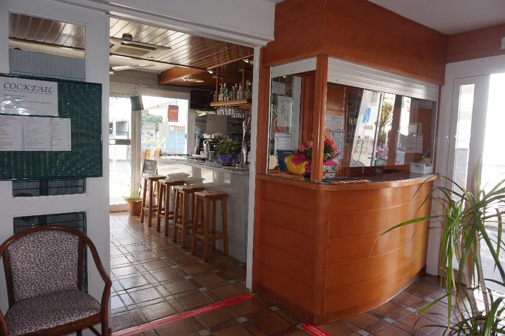 Bar, Hermes, Costa Brava