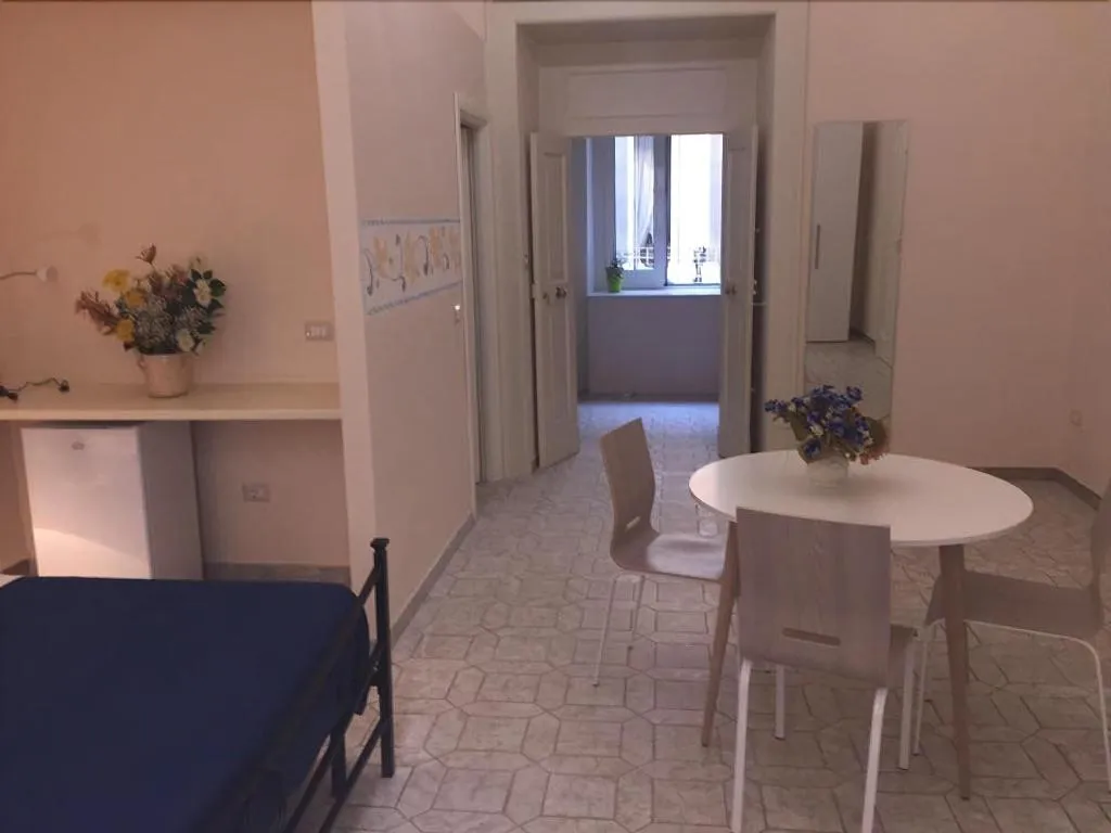 Room, B&B Catoledo, Naples