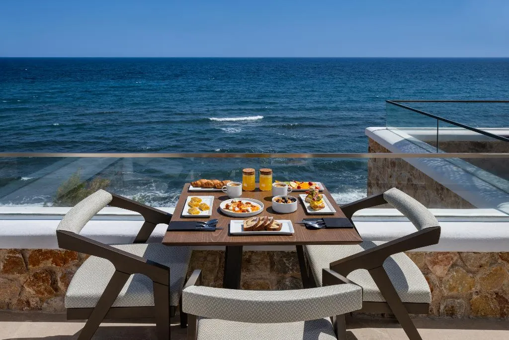 SUITE BEACH FRONT Room, Aelia Thalassa, Santorini