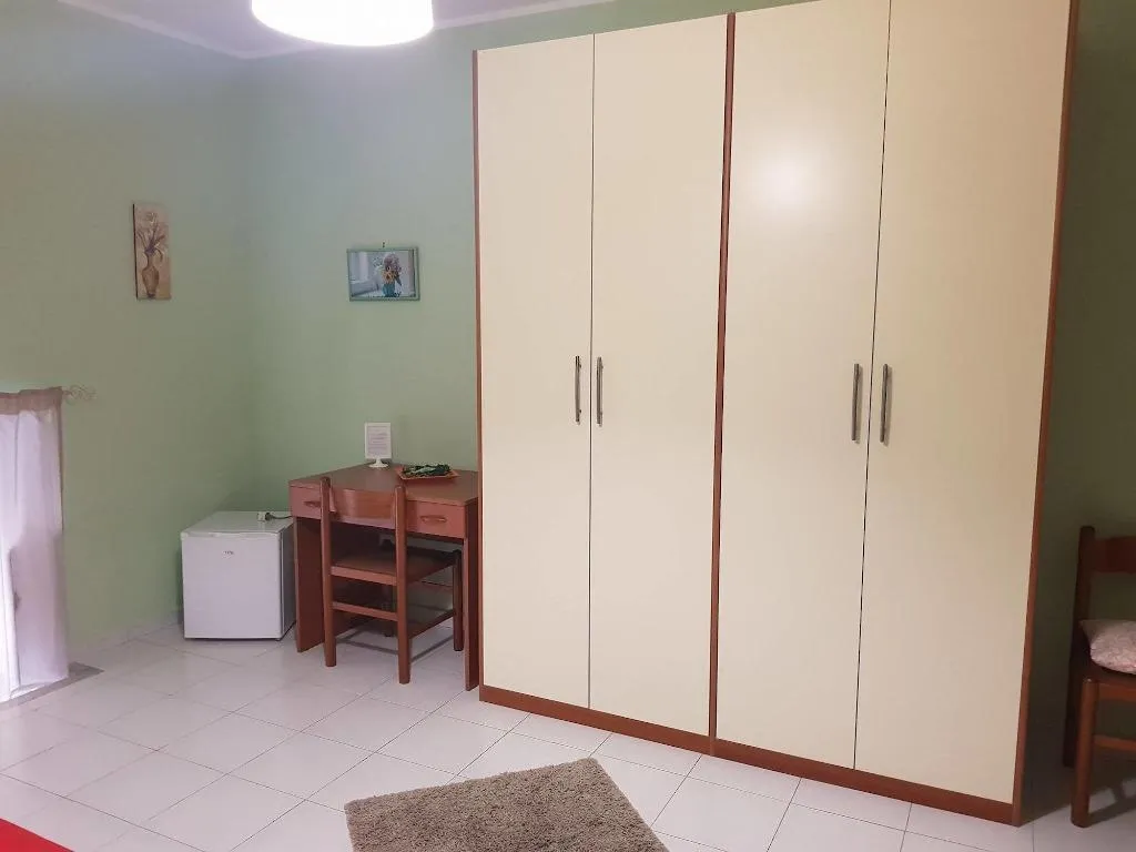 Room, The Artists, Palermo