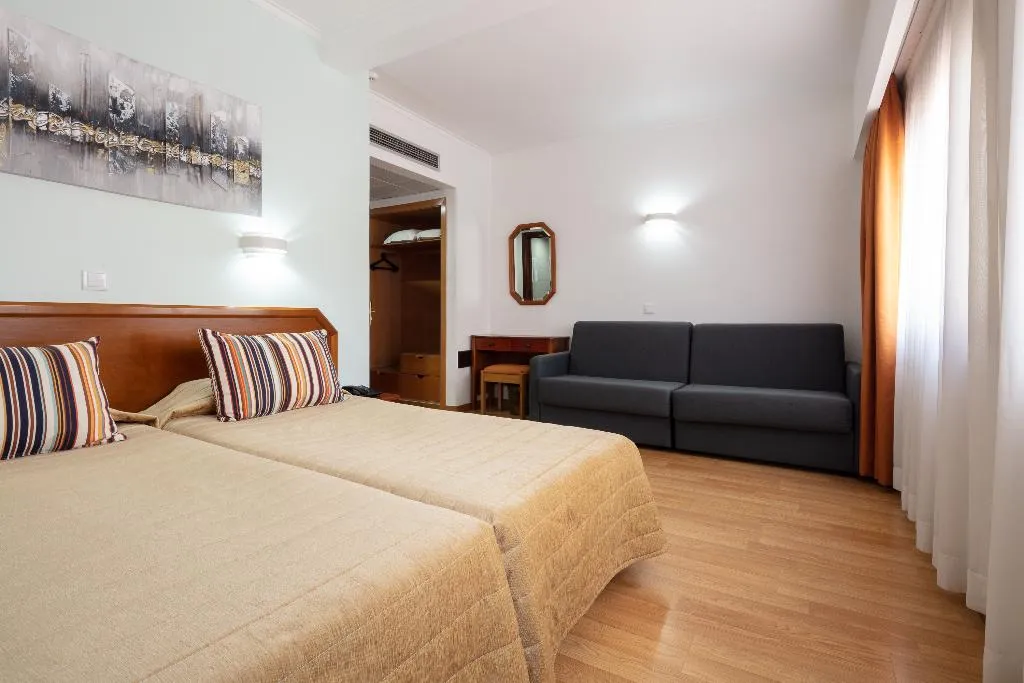QUADRUPLE STANDARD Room, Anjos, Lisbon