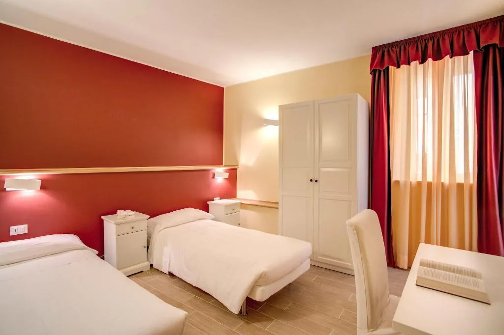 Room, Top Floor Navona, Rome