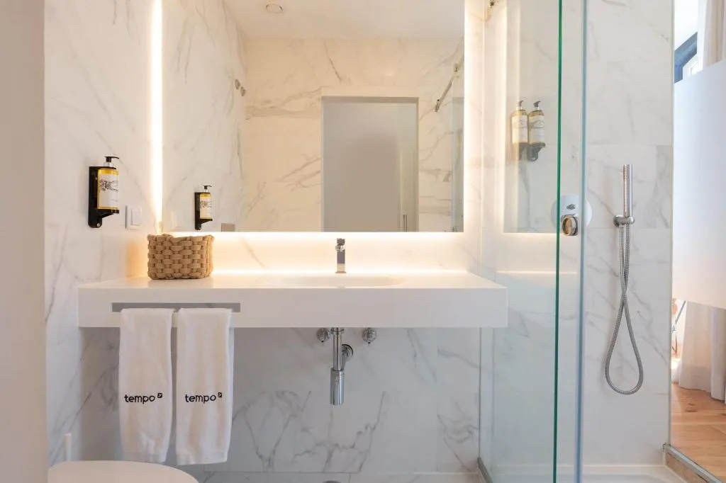 DOUBLE PREMIER QUEEN BED Room, Tempo FLH Hotels, Lisbon