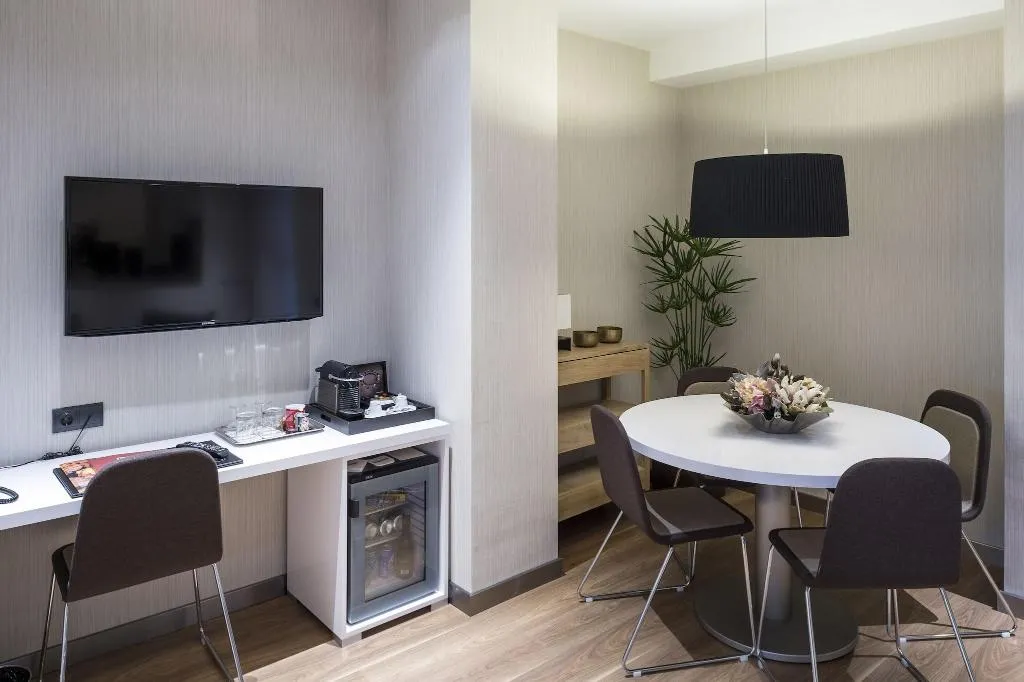 SUITE KING SIZE BED Room, Catalonia Diagonal Centro, Barcelona