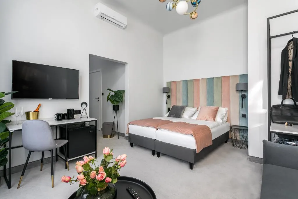 QUADRUPLE STANDARD Room, Old Town Residence - Premium Aparthotel, Krakow