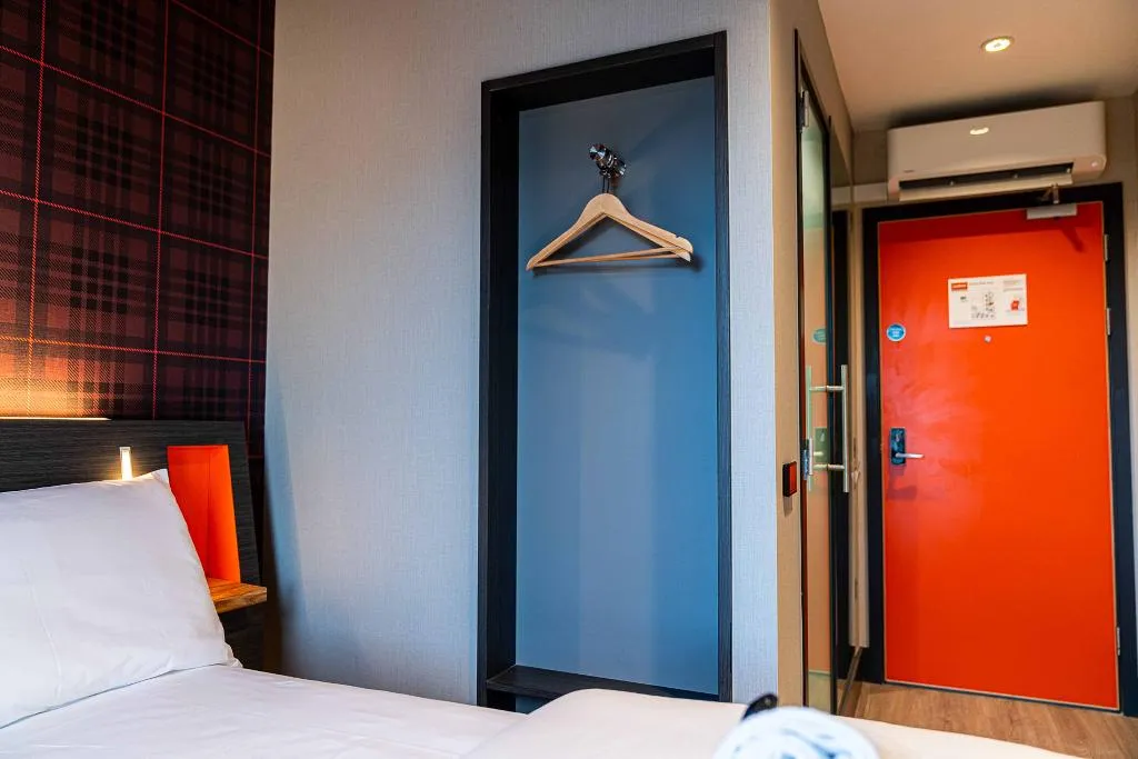 DOUBLE STANDARD Room, easyHotel Dublin City Centre, Dublin