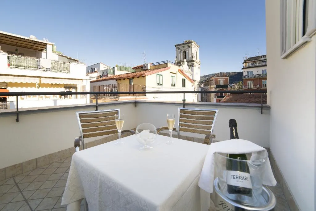 DOUBLE CLASSIC WITH TERRACE Room, Club Sorrento, Naples