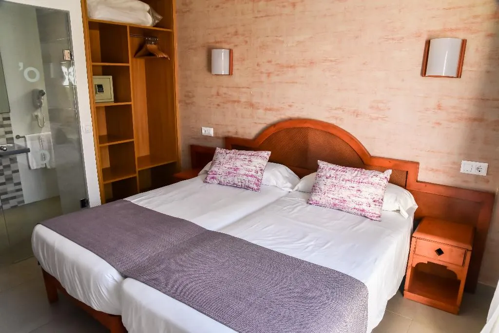 Double or Twin CAPACITY 2 Room, Hotel D'Or, Majorca