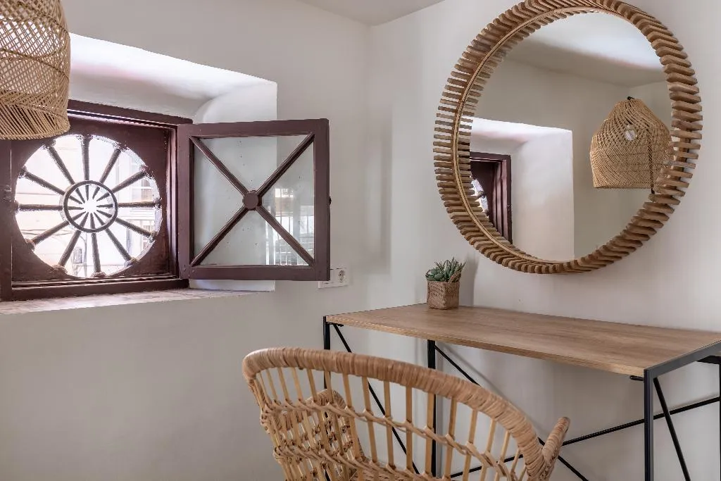 APARTMENT CAPACITY 7 THREE BEDROOMS Room, Libere Malaga la Merced, Costa Del Sol