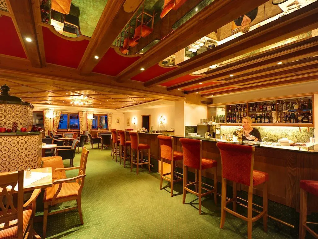 Bar, Arlberg Hotel, Innsbruck