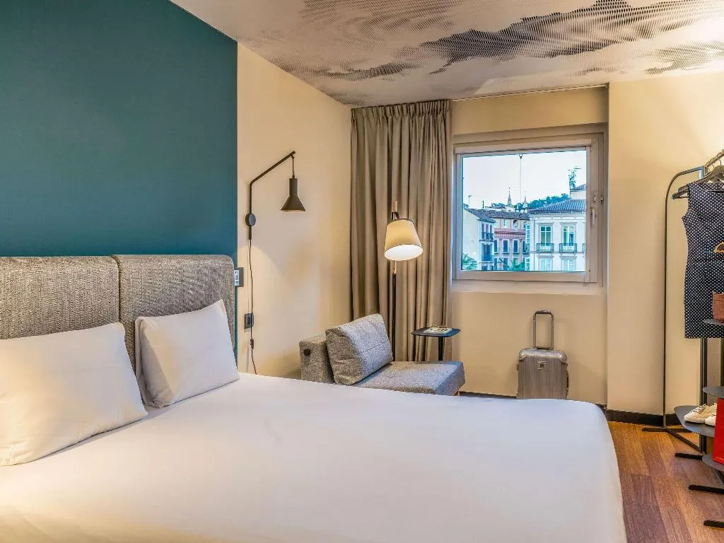 DOUBLE SUPERIOR WITH DOUBLE BED Room, Ibis Malaga Centro Ciudad, Costa Del Sol