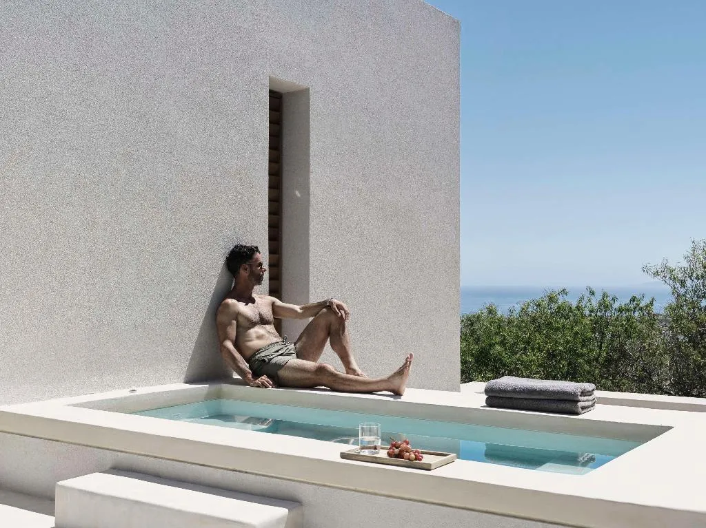 JUNIOR SUITE WITH JACUZZI Room, Magma Resort Santorini, Santorini