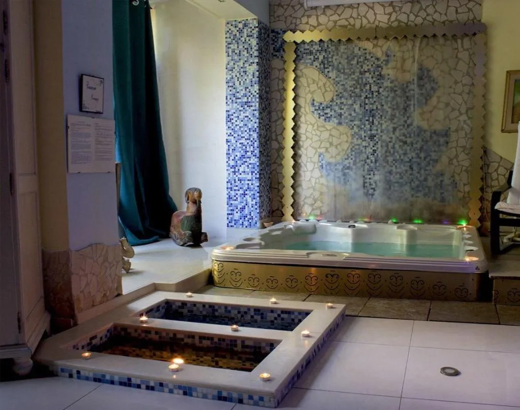 Sports and Entertainment, Beatrice Home B&B, Naples